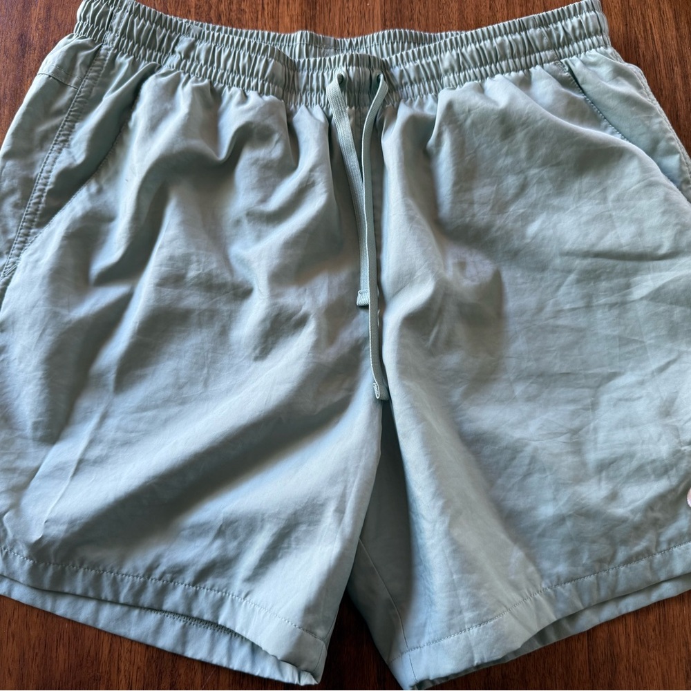 Light Green Nike Men's Club 6" Casual Shorts